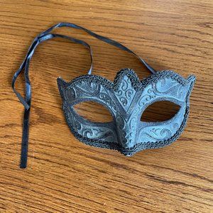 Masquerade mask - black